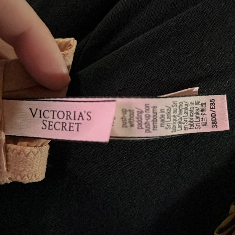 Victoria Secret Bra - Picture 3 of 3